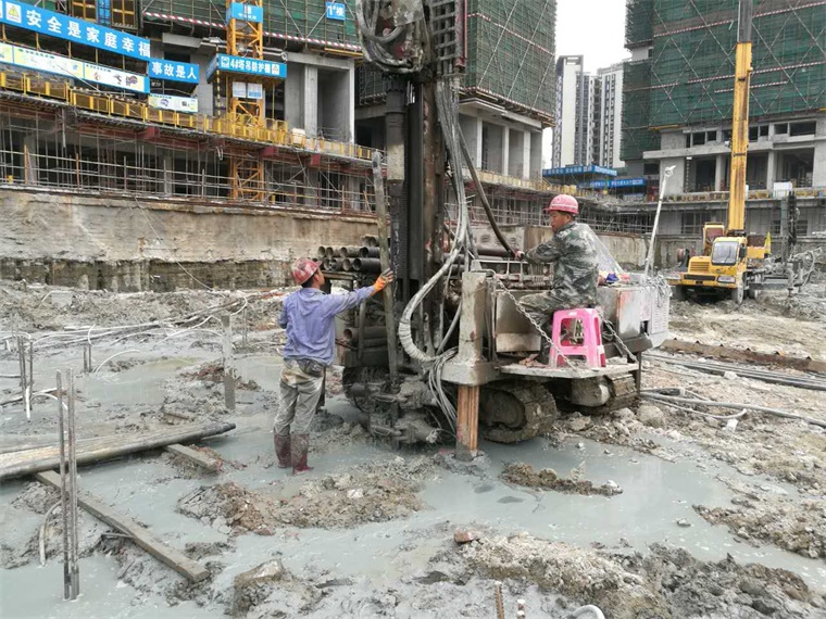 中建四局海甸二东路滨江海岸三期基坑支护施工